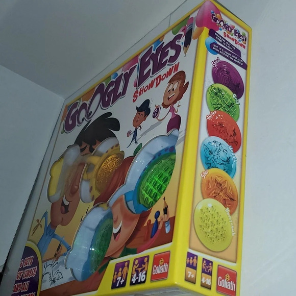 Googly Eyes Showdown Board Game - Picture 5 of 7
